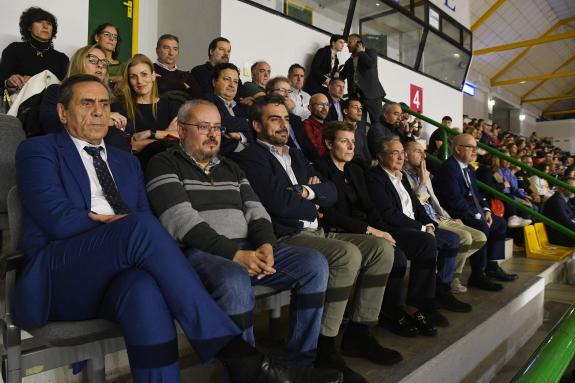 Imagen de la noticia:El conselleiro de Deportes asiste al partido España-Eslovaquia de la fase clasificatoria para el Eurobasket