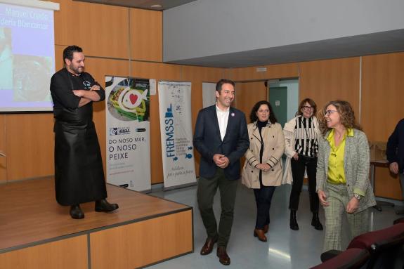 Imagen de la noticia:La Xunta avanza en la dinamización de las pescaderías tradicionales mediante cursos de innovación y adaptación a las nuevas ...