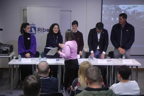 Imaxe da nova:Belén do Campo clausura o obradoiro de emprego de Ribeira-Porto do Son no que se formaron a 20 persoas actividades auxiliares de xa...