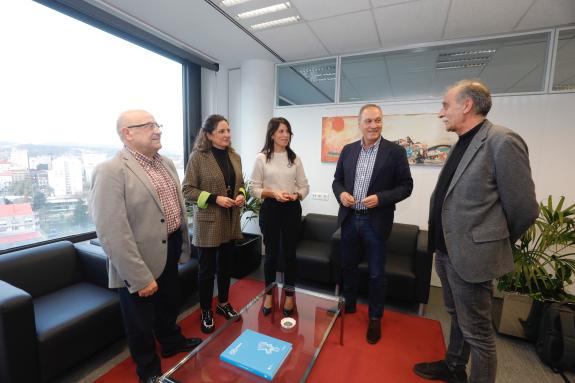 Imaxe da nova:A conselleira de Vivenda e Planificación de Infraestruturas mantén unha reunión coa alcaldesa de Tomiño