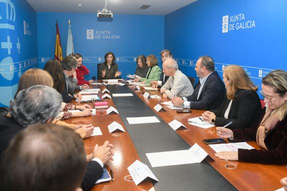 Imaxe da nova:A Xunta traslada ao tecido empresarial galego que a Lei de administración ambiental simplificada acurtará trámites grazas ao princi...