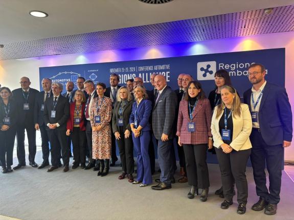 Imaxe da nova:Lorenzana reclama a Europa a posta en marcha de sete medidas urxentes para garantir a viabilidade da industria da automoción europe...