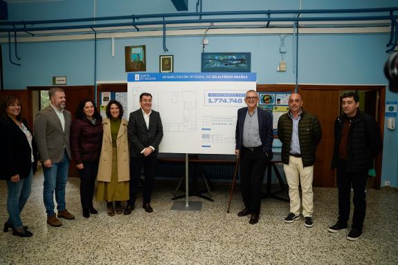 Imaxe da nova:Román Rodríguez anuncia a rehabilitación integral do instituto IES Alfredo Brañas de Carballo por case 1,8 M€