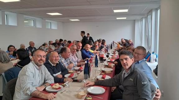 Imagen de la noticia:La Xunta aporta 12.000 euros para mejorar el local social de la asociación vecinal de Serés, en Castroverde