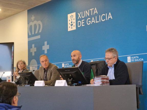 Imagen de la noticia:El delegado territorial de la Xunta en Pontevedra recibe a los representantes de los más de 80 efectivos de la provincia que...