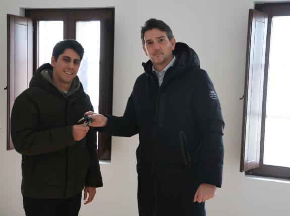 Imaxe da nova:A Xunta entrega unha vivenda de promoción pública no barrio da Tinería de Lugo