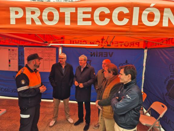 Imaxe da nova:A Xunta enxalza a importancia do persoal voluntario de Protección Civil na prevención e atención ás emerxencias con motivo do Día d...