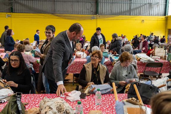 Imagen de la noticia:Xosé Merelles enxalza a Festa da Palilleira de Camariñas como un atractivo que define o destino Galicia como auténtico e sos...