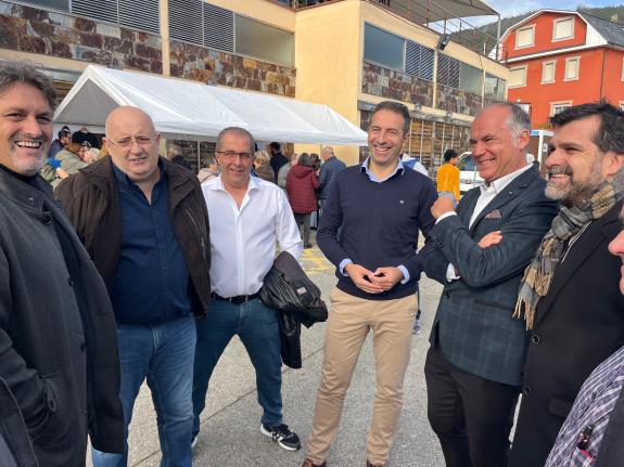 Imagen de la noticia:Villares destaca la Fiesta del Marisco de la ría del Barqueiro como referente en la exaltación de la calidad de los producto...