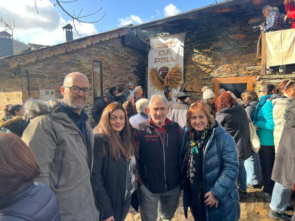 Imaxe da nova:Medio Rural destaca na Festa da Pisa da Castaña do Courel a excelente calidade deste froito en Galicia