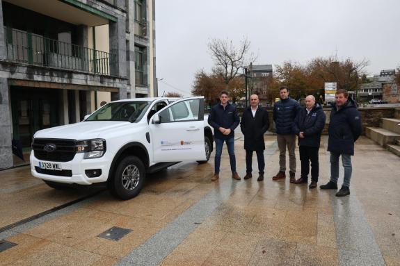 Imagen de la noticia:La Xunta aporta 42.000 euros al Ayuntamiento de O Incio para adquirir un vehículo pick up destinado a trabajos medioambienta...