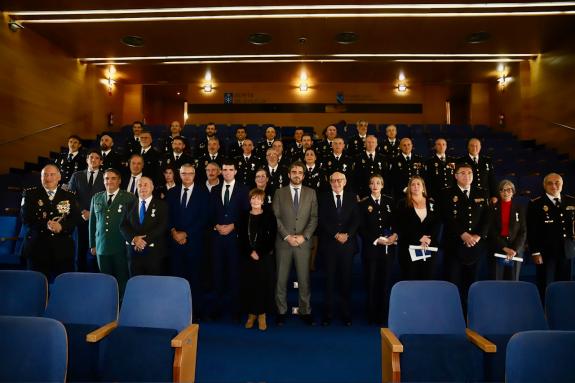 Imagen de la noticia:Diego Calvo destaca la labor de la Policía Autonómica a favor de la seguridad y el bienestar colectivo