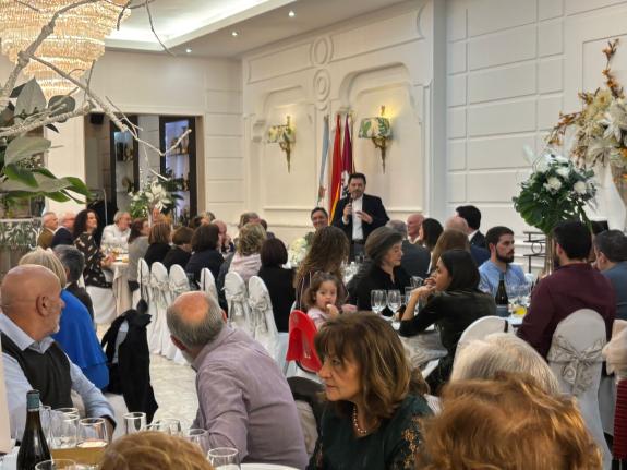 Imagen de la noticia:El secretario general de la Emigración fortalece los lazos con la comunidad gallega de Madrid con una reunión de Navidad en ...