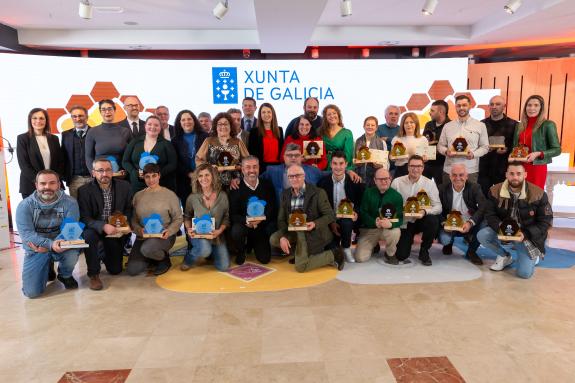 Imagen de la noticia:María José Gómez define os queixos e os meles de Galicia como “un libro saboroso e doce da nosa historia”