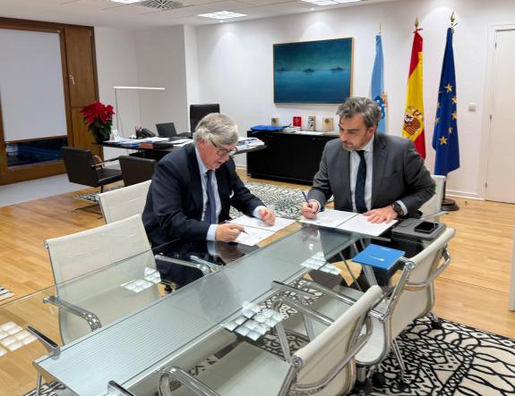 Imagen de la noticia:La Xunta le tiende a mano al empresariado gallego para unir fuerzas en la defensa del Corredor Atlántico