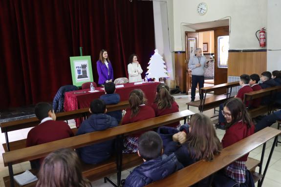 Imagen de la noticia:María José Gómez pone en valor el medio rural gallego en una ponencia en el colegio Torre de Lemos de Monforte