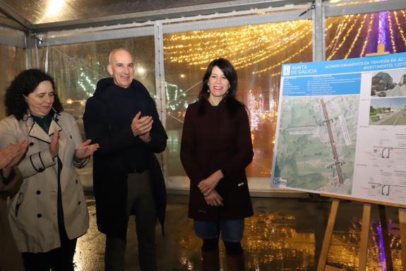 Imaxe da nova:M. Allegue visita a travesía de Teixeiro, en Curtis, renovada pola Xunta cun investimento de preto de 1,3 M€