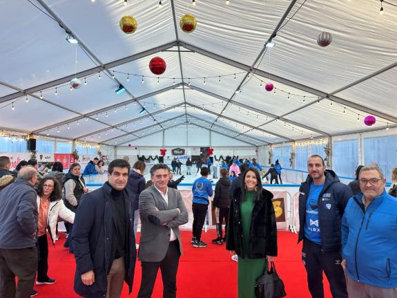 Imaxe da nova:A Xunta pon en valor os produtos da praza de abastos e dos comercios de Ribeira co gallo do Nadal