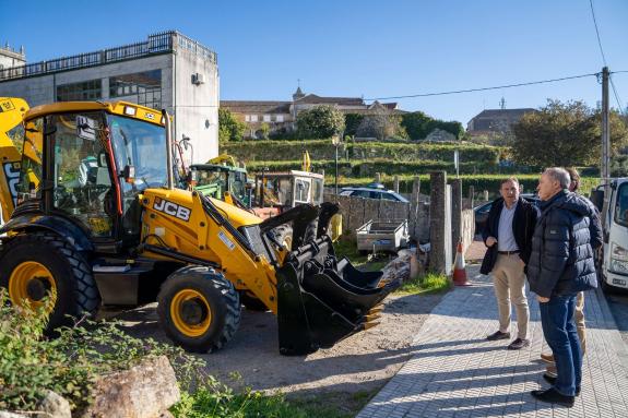 Imaxe da nova:O Concello das Neves adquire unha retroexcavadora mixta grazas ao Fondo de Compensación Ambiental da Xunta