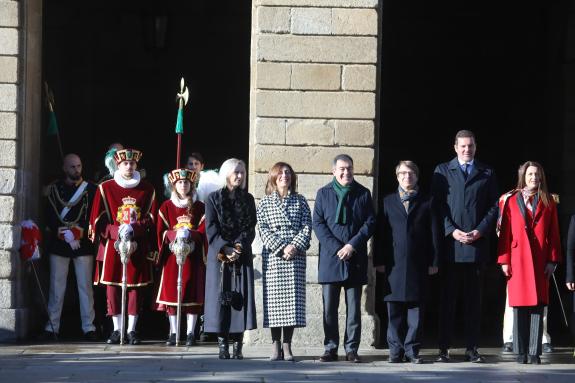 Imaxe da nova:Unha representación do Goberno galego asiste ao acto de Translación do Apóstolo Santiago