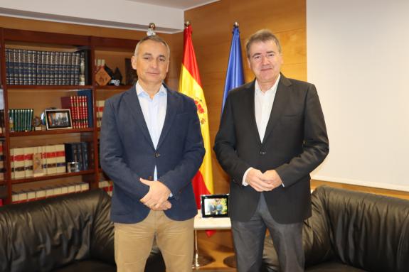 Imaxe da nova:O delegado territorial da Xunta reúnese co presidente da Federación Galega de Hóckey