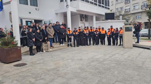 Imaxe da nova:Santiago Villanueva asiste en Oroso ao minuto de silencio en memoria do mozo atropelado en Noitevela