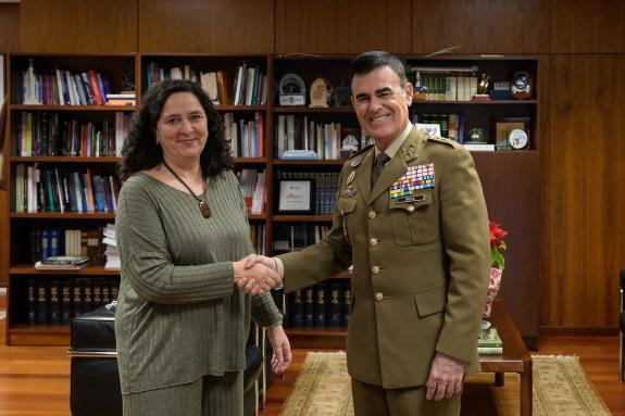 Imaxe da nova:Belén do Campo despídese do ata de agora xeneral xefe do Mando de Apoio á Manobra, Raimundo Rodríguez Roca