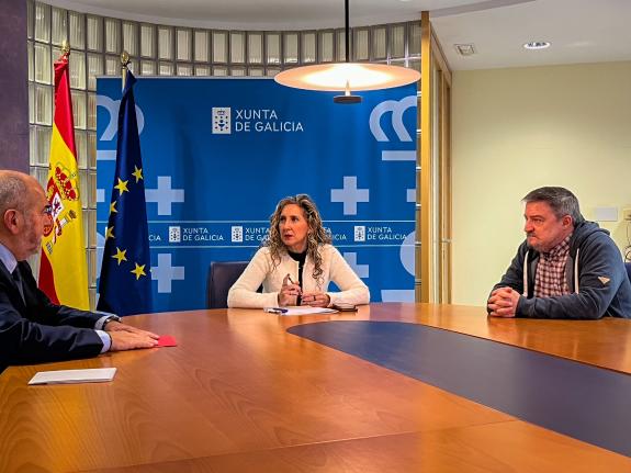 Imaxe da nova:A delegada da Xunta en Ferrol reúnese coa Junta General de Cofradías de Semana Santa de cara á próxima celebración desta festividad...