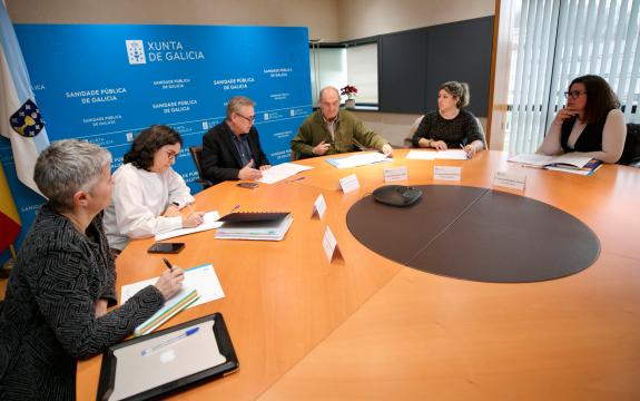 Imagen de la noticia:El conselleiro de Sanidade aborda con la asociación de ayuda a niños oncológicos Asanog la atención del cáncer infantil