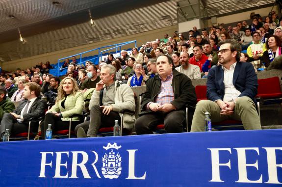 Imaxe da nova:Diego Calvo asiste ao partido da Eurocopa de baloncesto feminino entre o Baxi Ferrol e o DVTK Miskolc de Hungría
