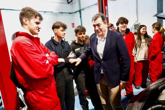 Imaxe da nova:Román Rodríguez destaca un investimento de 20 M€ en obras nos centros educativos do Salnés ao abeiro do Plan de nova arquitectura p...