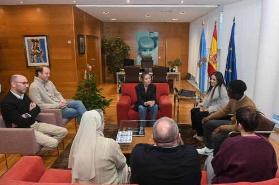 Imaxe da nova:Fabiola García pon en valor o exemplo de superación de Hafsa e Ibrahima, dous adolescentes do sistema de protección que son premios...