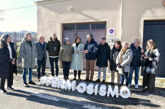 Imaxe da nova:Ángeles Vázquez anima a concellos e particulares a apostar polo ‘fermosismo’ coas axudas da Xunta que facilitaron unha trintena de ...