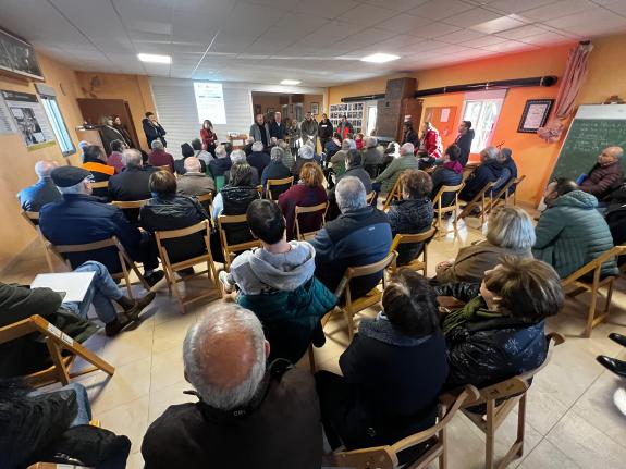 Imagen de la noticia:Medio Rural dá a coñecer as novas fincas aos propietarios da parcelaria de Cercio, en Lalín