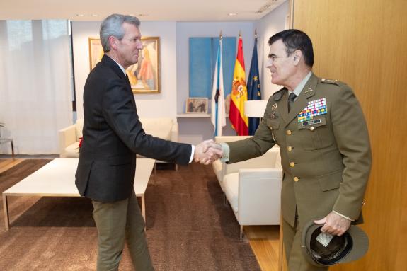 Imaxe da nova:Rueda mantén unha reunión co Xeneral Xefe do Mando de Apoio á Manobra con motivo da súa despedida oficial