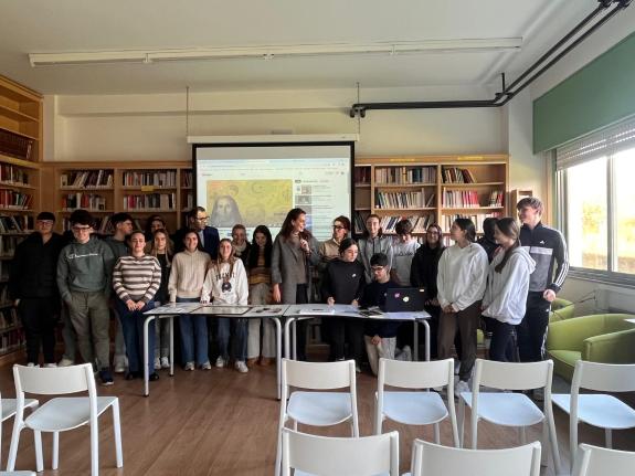 Imagen de la noticia:Dos docentes del instituto de Zas realizan el primer manual escolar gallego sobre inteligencia artificial