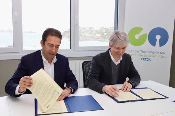 Imagen de la noticia:Villares firma un convenio de colaboración con el CETGA para el estudio de la supervivencia de la almeja japónica y del berb...