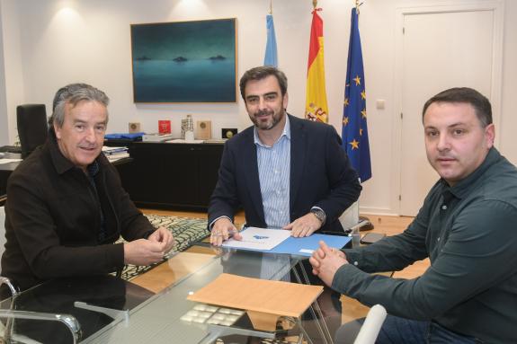 Imaxe da nova:Calvo reúnese coa alcaldesa de Riós e os rexidores de Toén e A Pastoriza