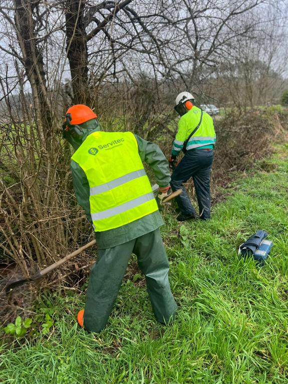 Imaxe da nova:A Xunta realiza labores de conservación nun tramo de 4,3 km do rego do Pazo, no Concello de Trazo
