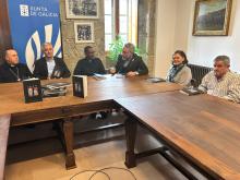 Valentín García salienta a importancia de promover o uso do galego no ámbito eclesiástico na presentación de ‘Coroas de santidade'