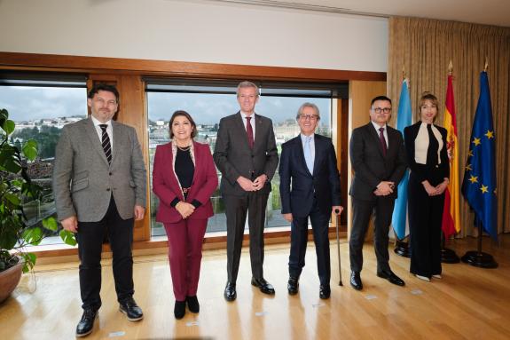 Imagen de la noticia:Rueda se reúne con los embajadores de Colombia y Ecuador para reforzar la colaboración en el ámbito laboral