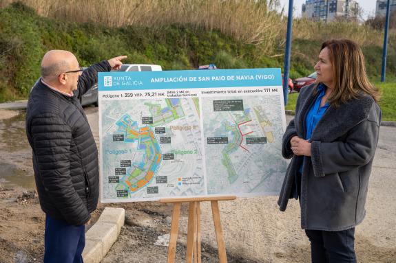 Imagen de la noticia:Ana Ortiz destaca los avances en el barrio de Navia con 163 viviendas de promoción pública con obra adjudicada y otras  153 ...