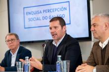 A Xunta entrega os primeiros documentos de traballo ao coordinador do Plan xeral de normalización da lingua galega