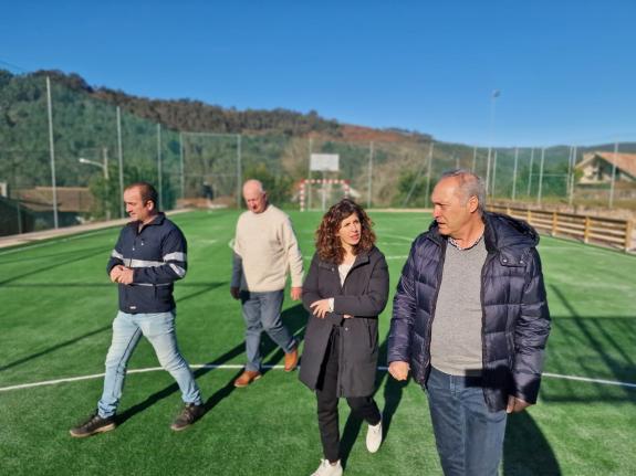 Imaxe da nova:Oia mellora a pista multideporte de Lourenza grazas a unha axuda da Xunta de 50.000 €