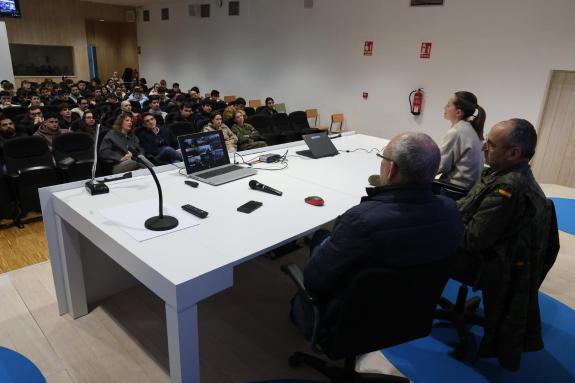 Imaxe da nova:Estudantes do CIFP As Mercedes, de Lugo, participan nunha videoconferencia coa Base Antártica Española ‘Gabriel de Castilla’