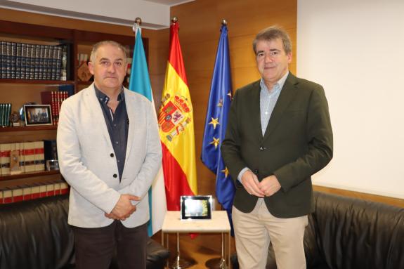 Imaxe da nova:O  delegado territorial da Xunta en Ourense reúnese co alcalde de Manzaneda para abordar vías de colaboración en proxectos de inter...