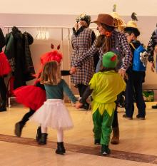 A Xunta convida as familias a celebrar o entroido no Gaiás cun baile de disfraces inspirado no mundo literario de Oz e cun concerto de Paco Nogueiras