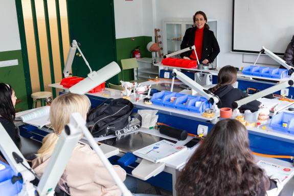 Imaxe da nova:A Xunta salienta o dinamismo do instituto compostelán Lamas de Abade no impulso de programas científicos, lingüísticos e de interca...