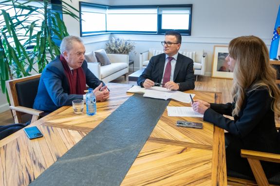 Imagen de la noticia:La Xunta y el Ayuntamiento de Xunqueira de Ambía impulsan la formación para el empleo en ámbitos como la construcción y el f...