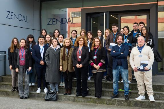 Imaxe da nova:O Plan FPGal360 dá a coñecer ao alumnado a realidade de empresas punteiras como a biotecnolóxica Zendal